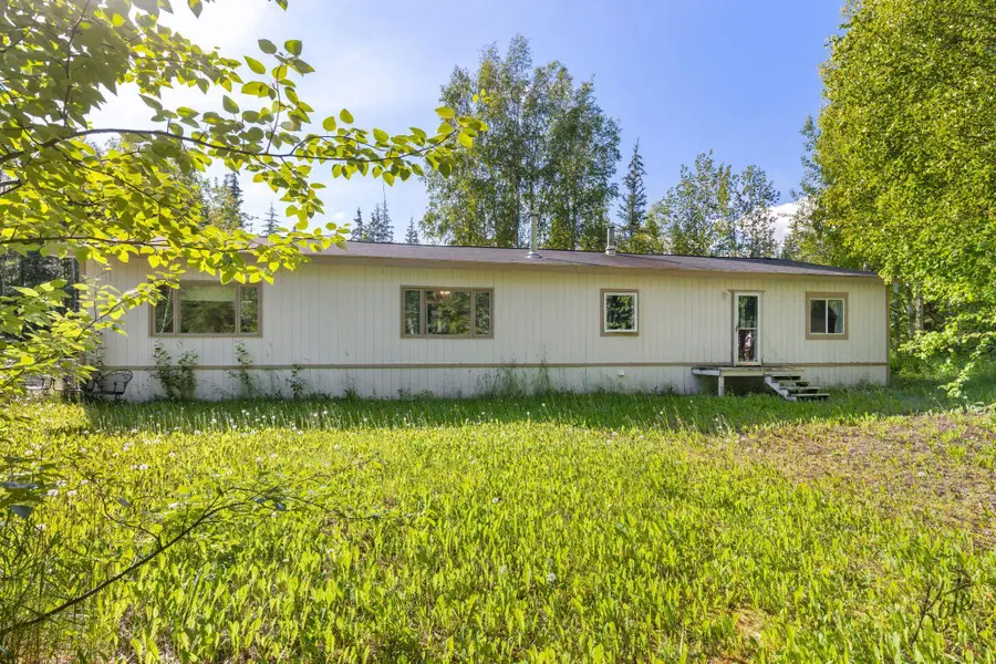2424 COLUMBINE DRIVE, North Pole, AK 99705 - #2