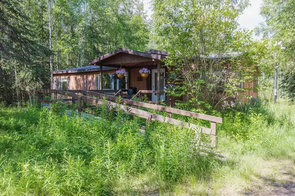 2410 SUNFLOWER LOOP, North Pole, AK 99705