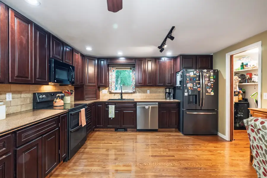 1141 HAYES AVENUE, Fairbanks, AK 99709 - #2