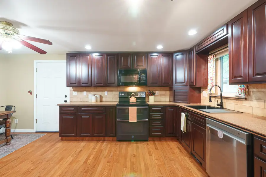 1141 HAYES AVENUE, Fairbanks, AK 99709 - #3