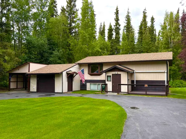 1170 LAKE DRIVE, North Pole, AK 99705