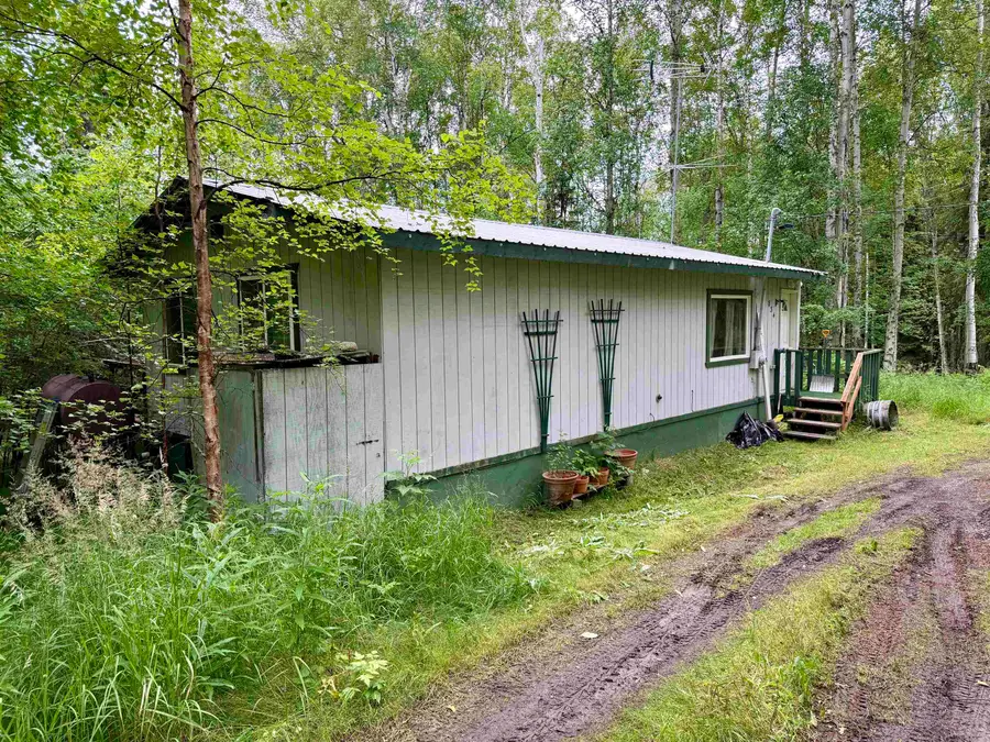 834 WOODCREST COURT, Fairbanks, AK 99712 - #2