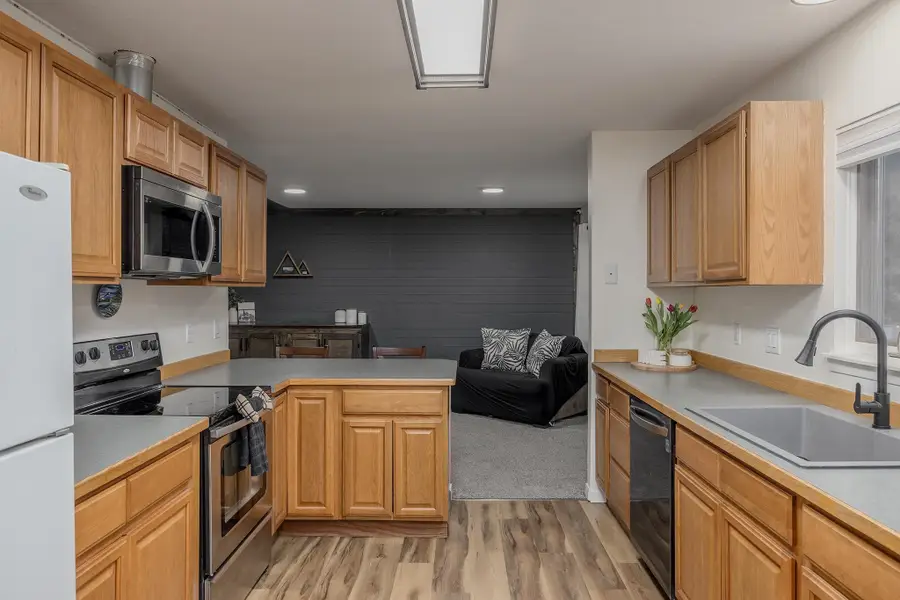 1250 SUTTON LOOP, Fairbanks, AK 99701 - #3