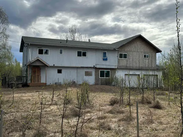 1239 LAKLOEY DRIVE, North Pole, AK 99705
