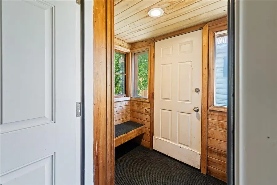 327 SIXTH AVENUE, Fairbanks, AK 99701 - #3