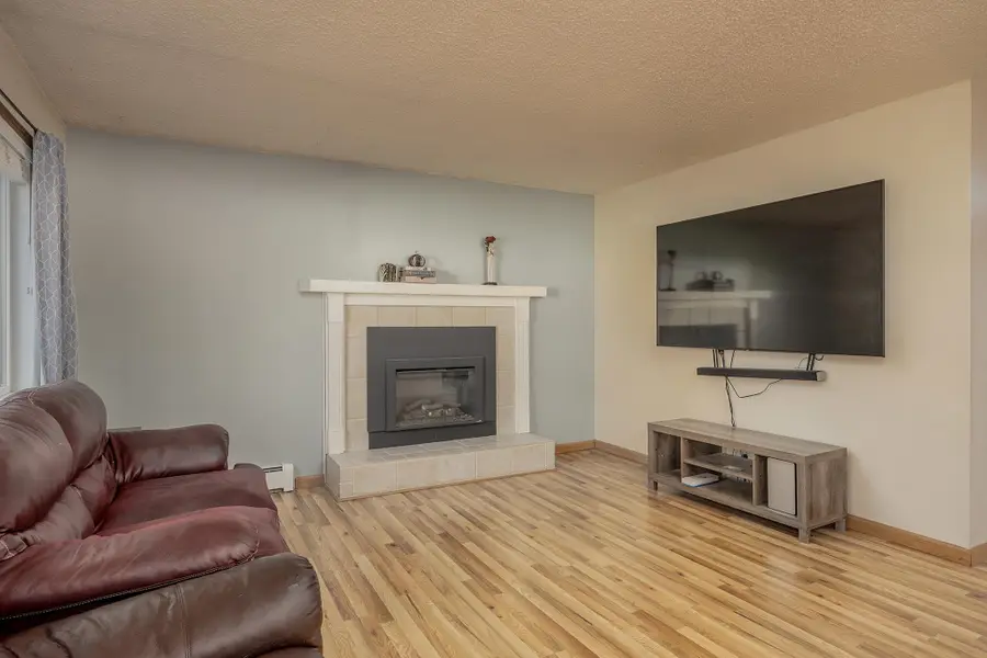 107 HICKORY DRIVE, Fairbanks, AK 99709 - #3