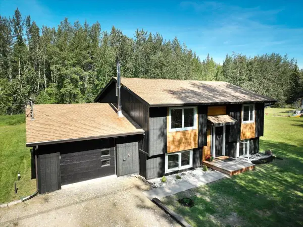 2572 CLYDESDALE DRIVE, North Pole, AK 99705