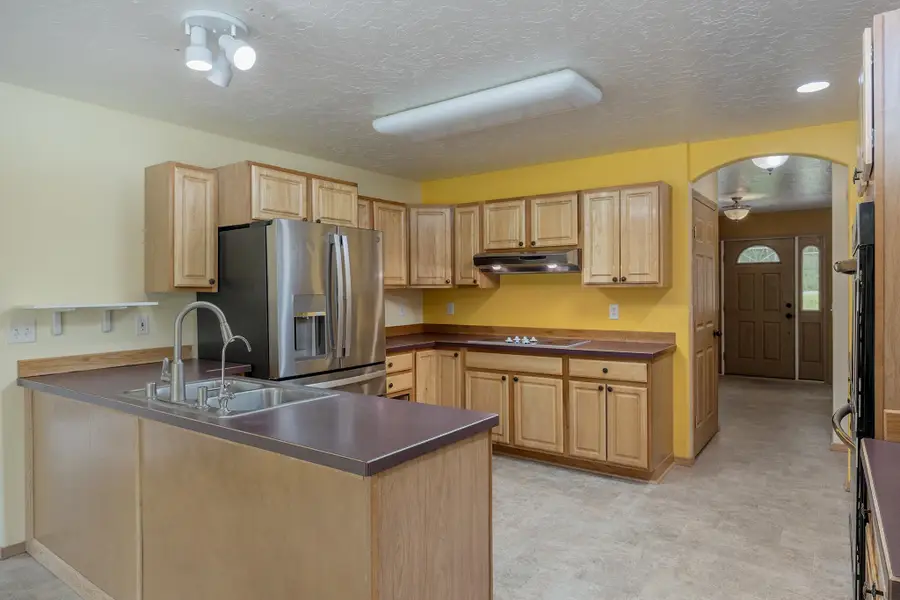 570 KENTSHIRE DRIVE, Fairbanks, AK 99709 - #2