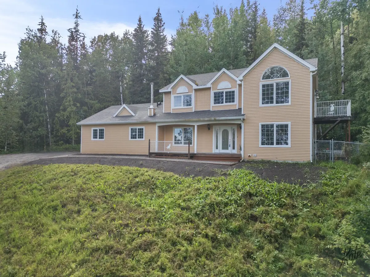 621 DERBYSHIRE DRIVE, Fairbanks, AK 99709 - #1