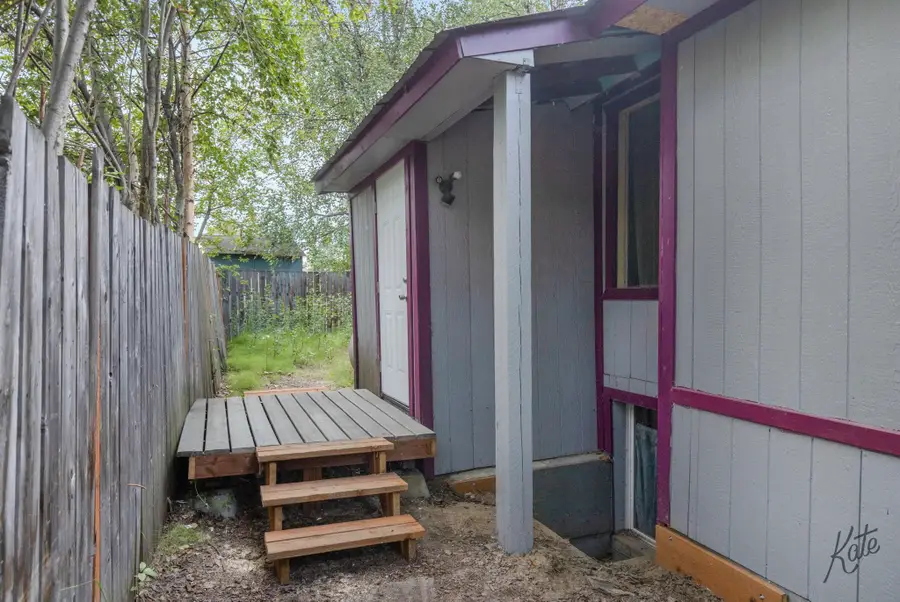 913 22ND AVENUE, Fairbanks, AK 99701 - #2