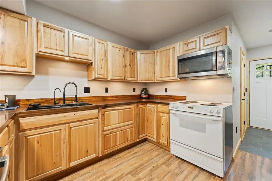 925 TYPHOON DRIVE, North Pole, AK 99705 - #2