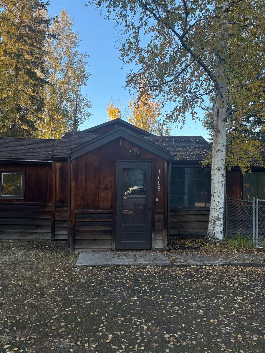 1608 CARR AVENUE, Fairbanks, AK 99709 - #3