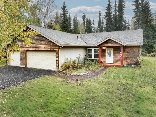 2967 DOUGHCHEE AVENUE, North Pole, AK 99705
