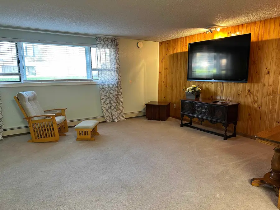 22 GLACIER AVENUE, Fairbanks, AK 99701 - #2