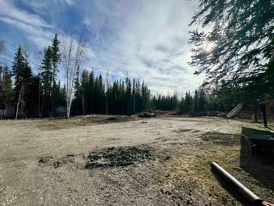 2535 DILLON AVENUE, North Pole, AK 99705 - #2