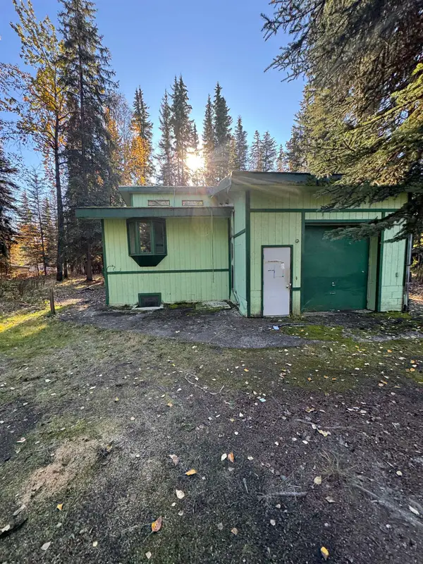 1964 LOOSE MOOSE LOOP, North Pole, AK 99705