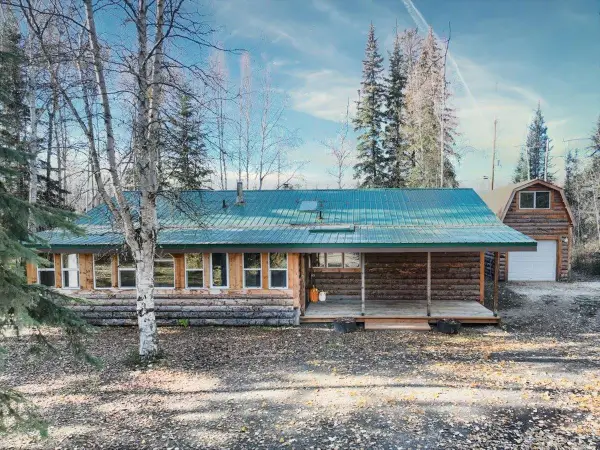 1885 LONG CIRCLE, North Pole, AK 99705