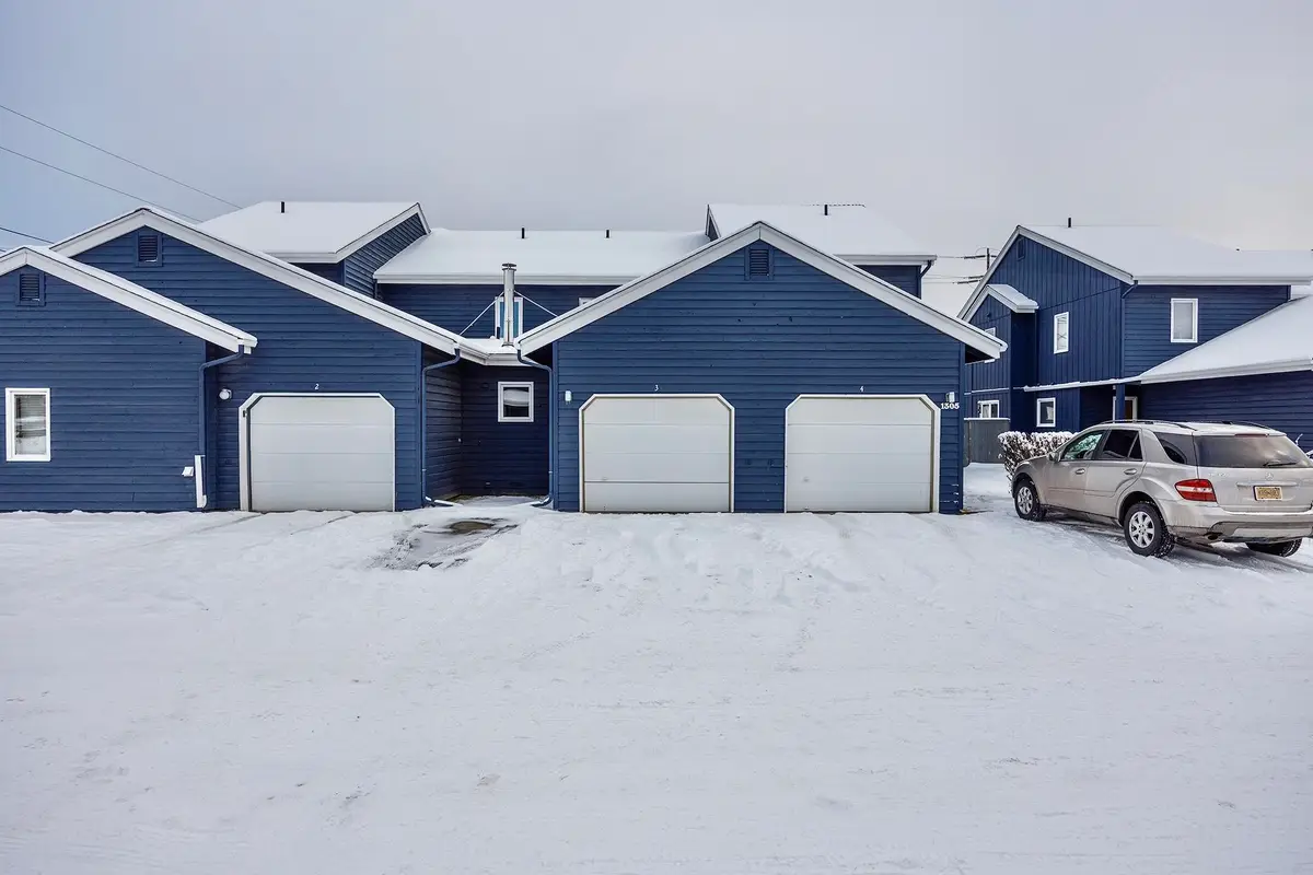 1305 TWENTY EIGHTH AVENUE, Fairbanks, AK 99701 - #1