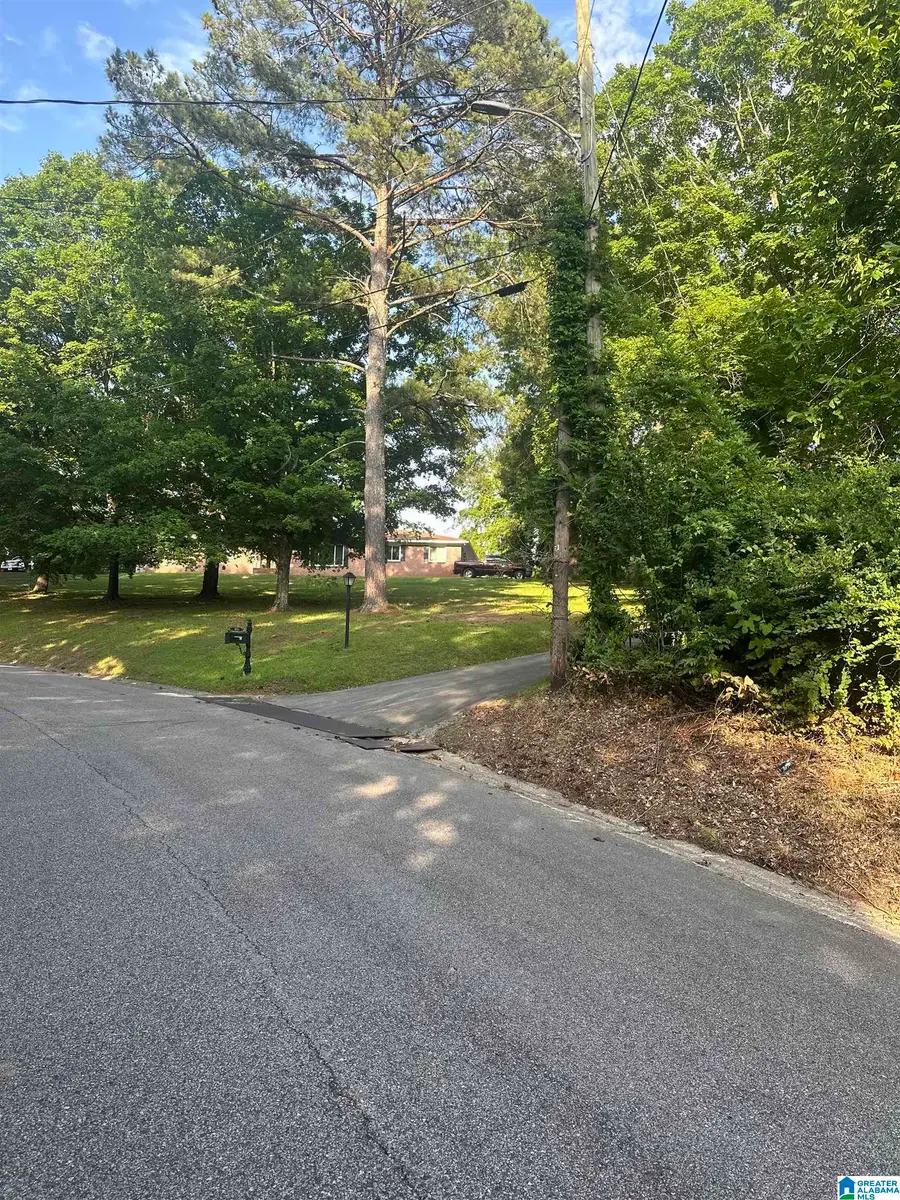 319 CHEROKEE DRIVE, Trussville, AL 35173 - Image #2