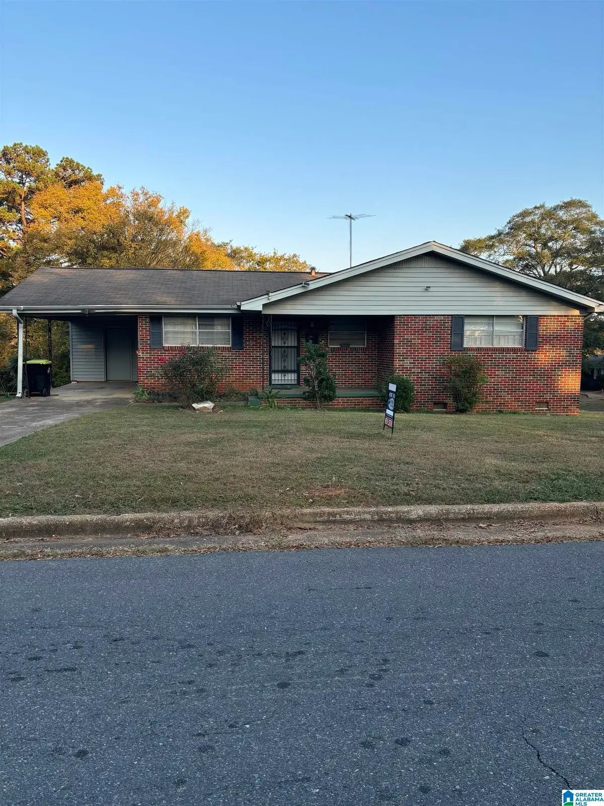 801 CRESTLINE AVENUE, Sylacauga, AL 35150 - Image #1