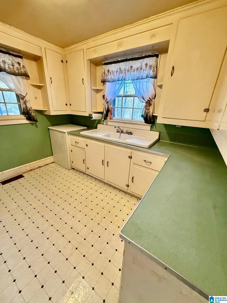 103 FOREST HILLS CIRCLE, Talladega, AL 35160 - Image #3