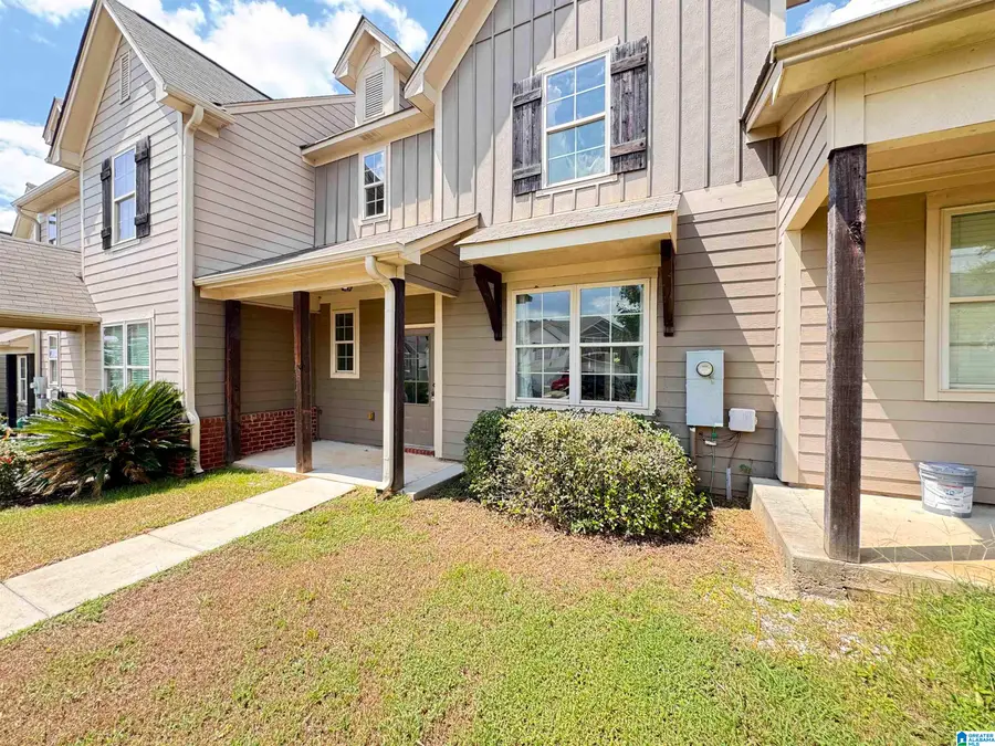 562 THE HEIGHTS LANE, Calera, AL 35040 - Image #2