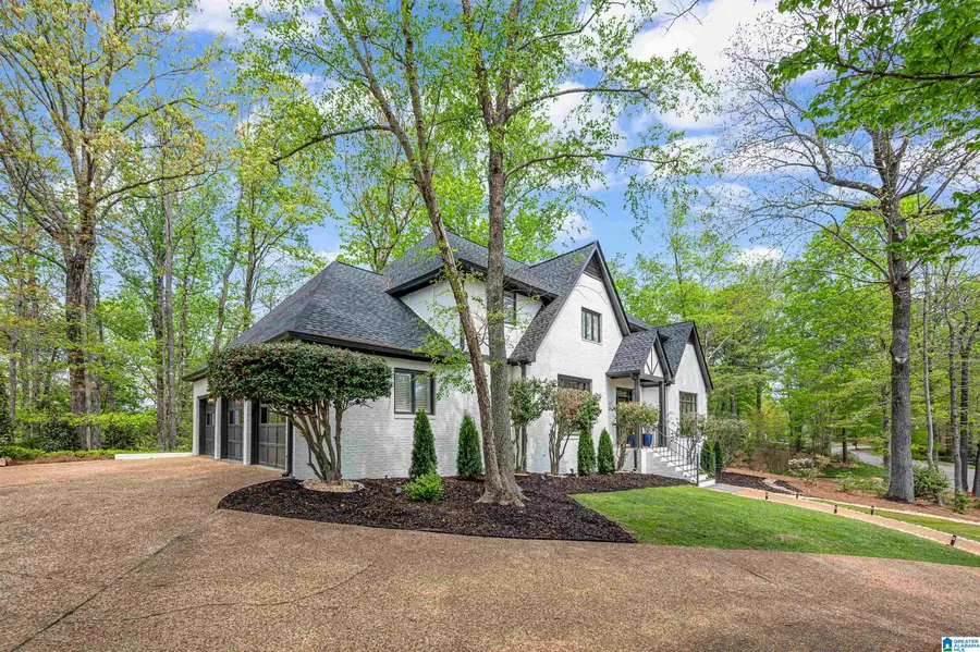 1123 LAKE FOREST CIRCLE, Hoover, AL 35244 - Image #2