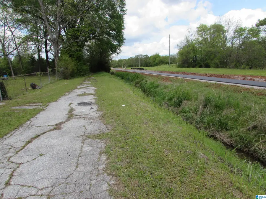 1700 GLENADDIE AVENUE, Anniston, AL 36201 - Image #2