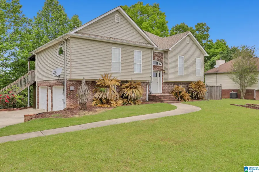 152 WOODLAND RIDGE ROAD, Odenville, AL 35120 - Image #2