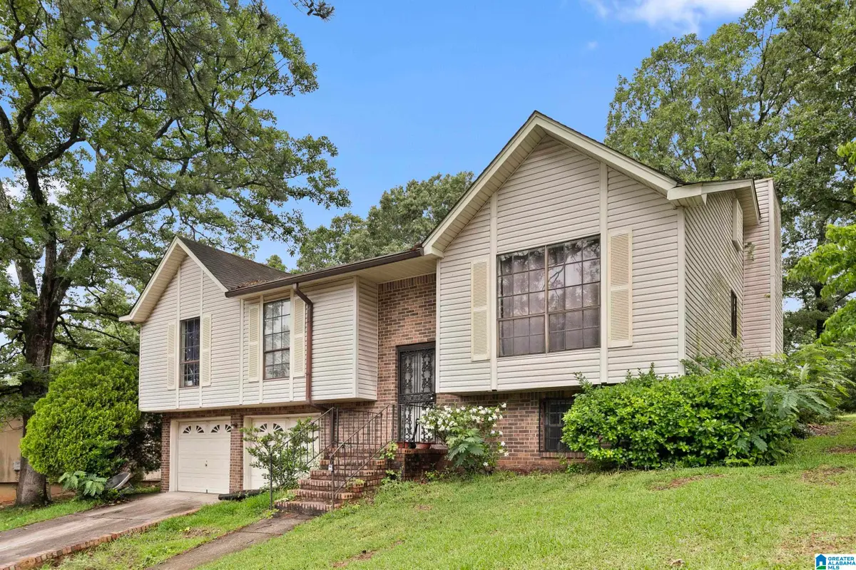 900 LIVE OAK CIRCLE, Fairfield, AL 35064 - Image #1