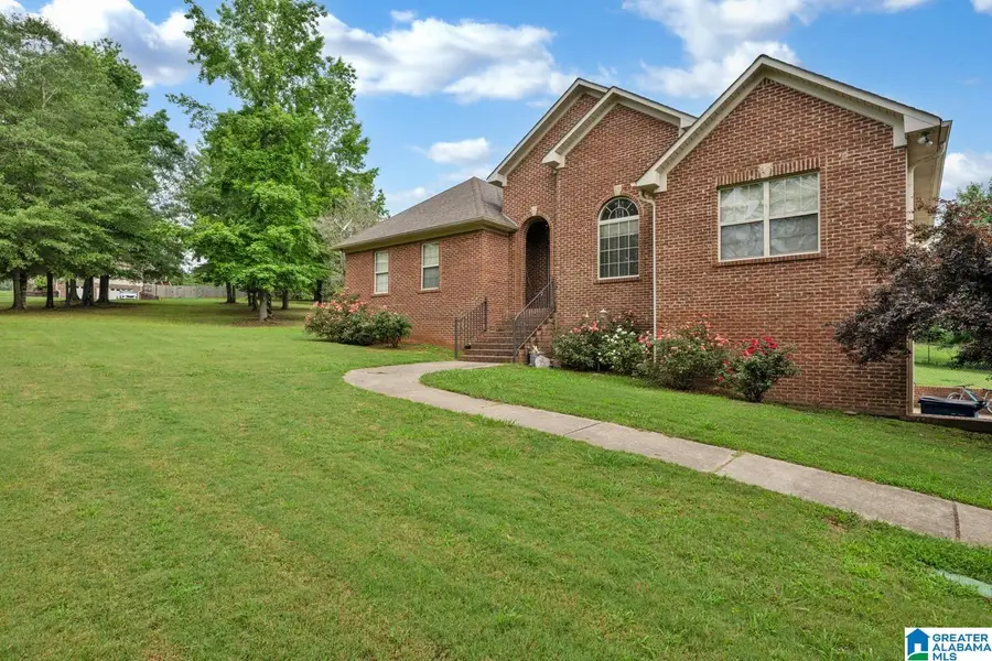1053 ARMSTRONG LOOP, Hayden, AL 35079 - Image #2