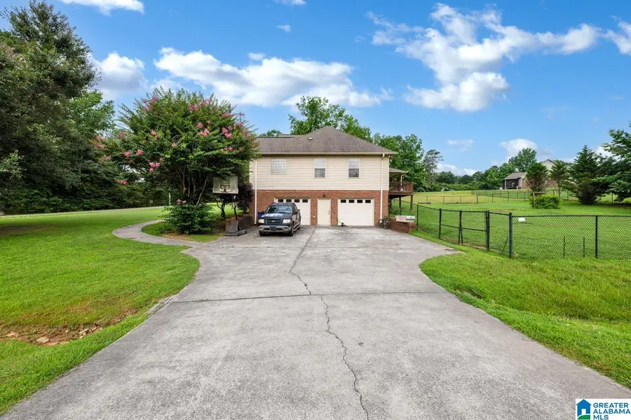 1053 ARMSTRONG LOOP, Hayden, AL 35079 - Image #3