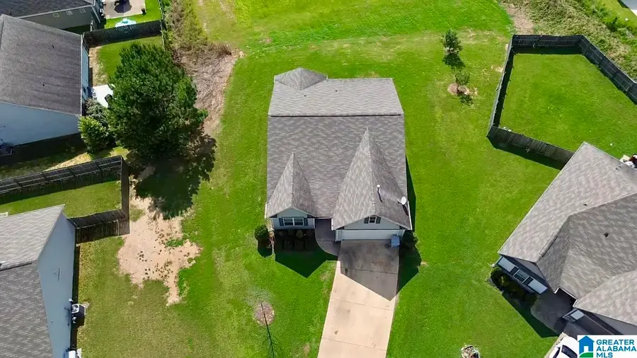 392 SPRINGS CROSSING DRIVE, Columbiana, AL 35051 - Image #2