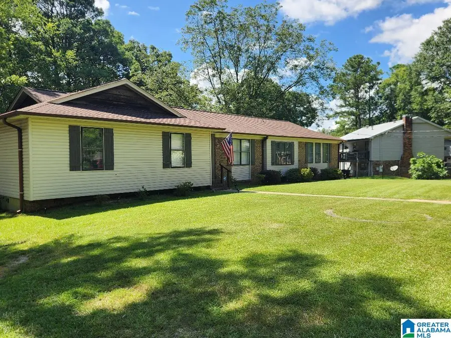 6827 SUNNY DELL DRIVE, Bessemer, AL 35023 - Image #2