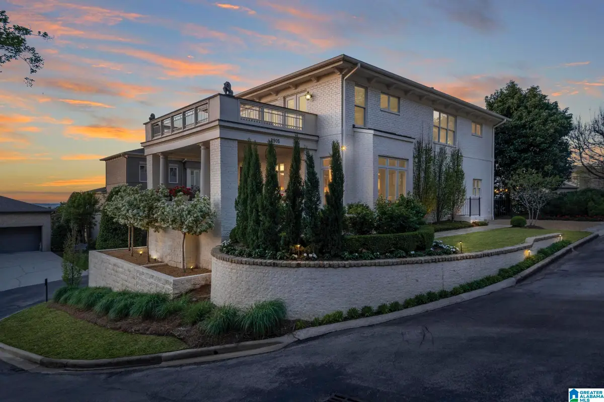 2905 REDMONT PARK LANE, Birmingham, AL 35205 - Image #1