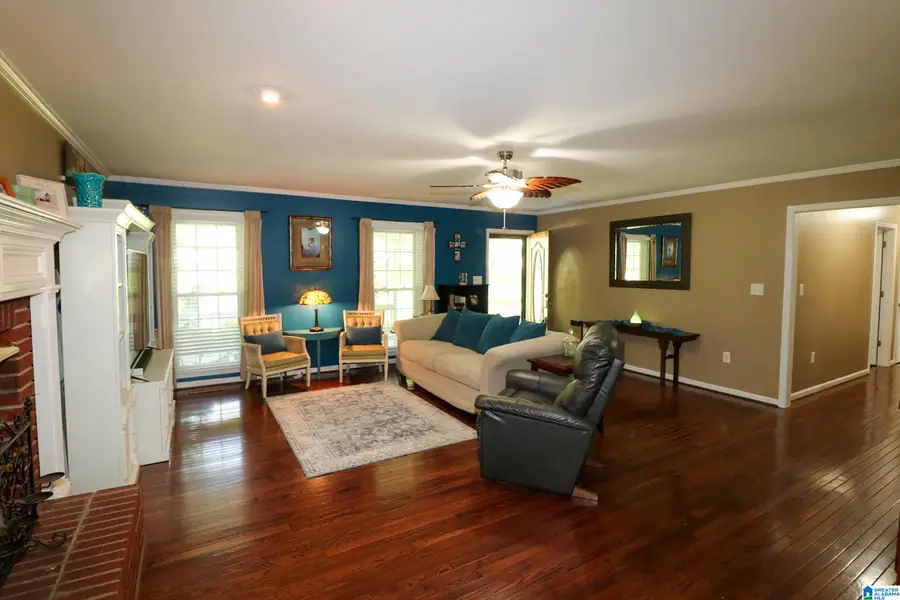 200 MAPLEWOOD CIRCLE, Pell City, AL 35128 - Image #2