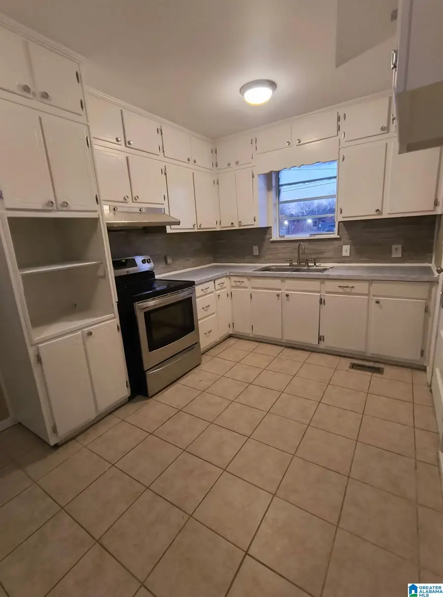 158 WOODWARD ROAD, Midfield, AL 35228 - Image #2