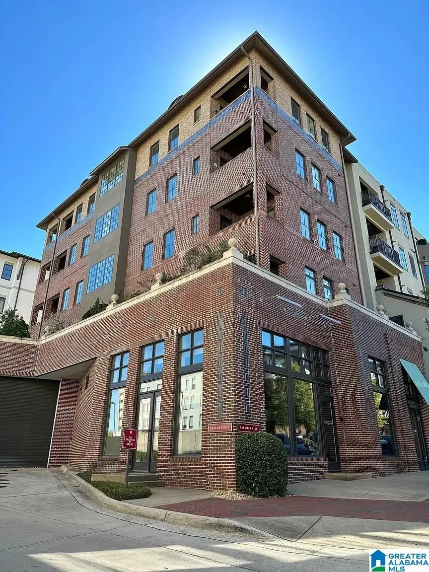 200 HALLMAN HILL E, Homewood, AL 35209 - Image #2