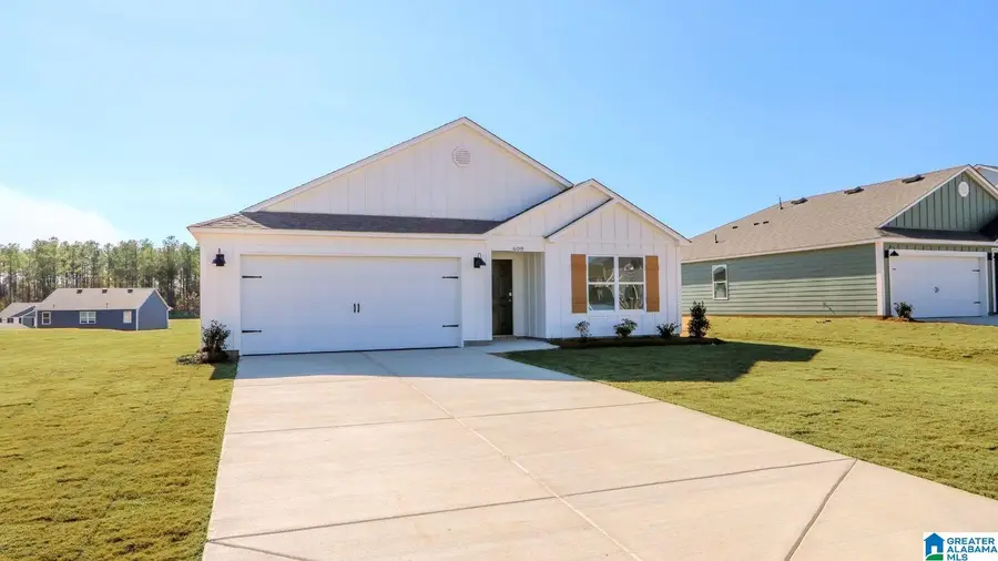 608 SADDLEWOOD LANE, Columbiana, AL 35051 - Image #2