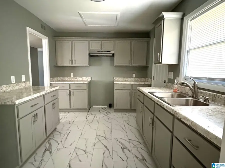 412 16TH COURT NW, Center Point, AL 35215 - Image #2