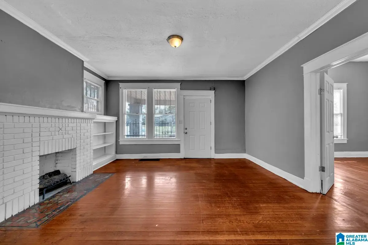 1672 SW TUSCALOOSA AVENUE SW, Birmingham, AL 35211 - Image #1