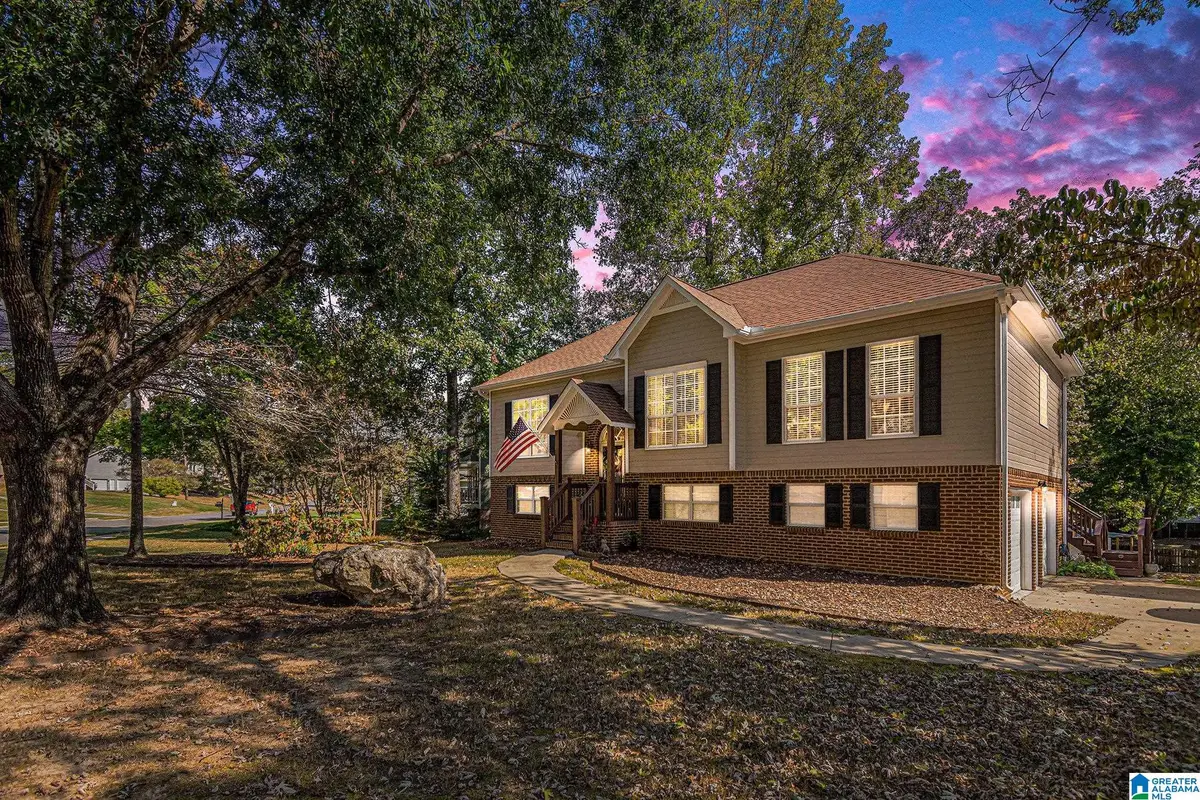 352 DOGWOOD TRAIL, Alabaster, AL 35007 - Image #1