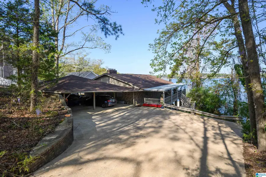 881 RIDGEWAY CIRCLE, Talladega, AL 35160 - Image #3