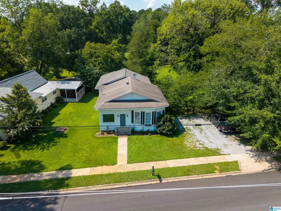 210 E COLLEGE STREET, Columbiana, AL 35051 - Image #2