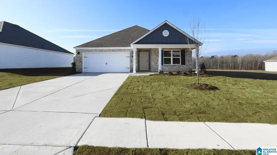 308 OAKMONT CIRCLE, Calera, AL 35040 - Image #2