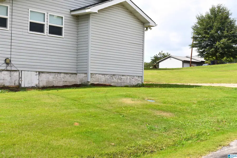 928 2ND STREET SE, Graysville, AL 35073 - Image #2