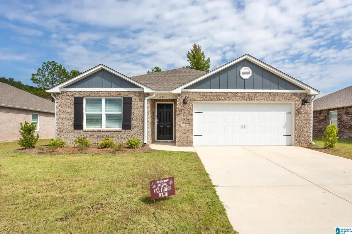 6981 SOUTHERN TRACE LOOP, Leeds, AL 35094 - Image #1