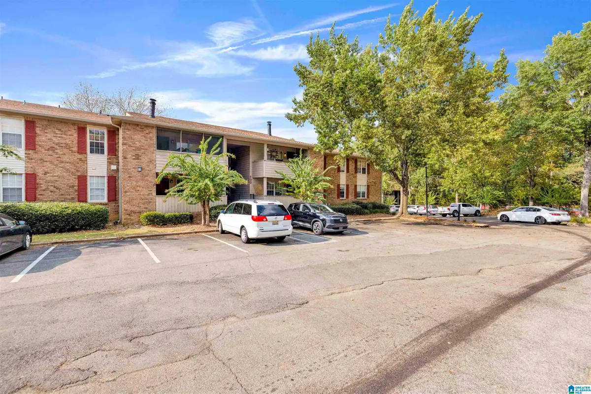 908 CHAPEL CREEK DRIVE, Hoover, AL 35226 - Image #1