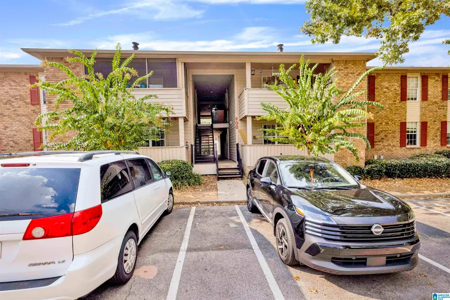 908 CHAPEL CREEK DRIVE, Hoover, AL 35226 - Image #2