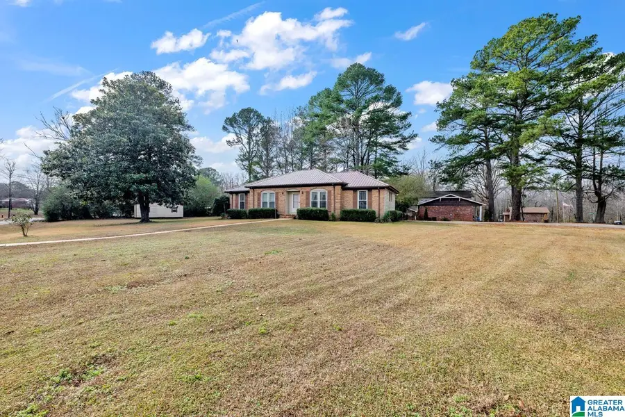 909 LONGVIEW CIRCLE, Adamsville, AL 35005 - Image #2